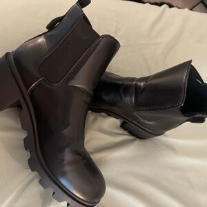 Women’s faux leather platform boots